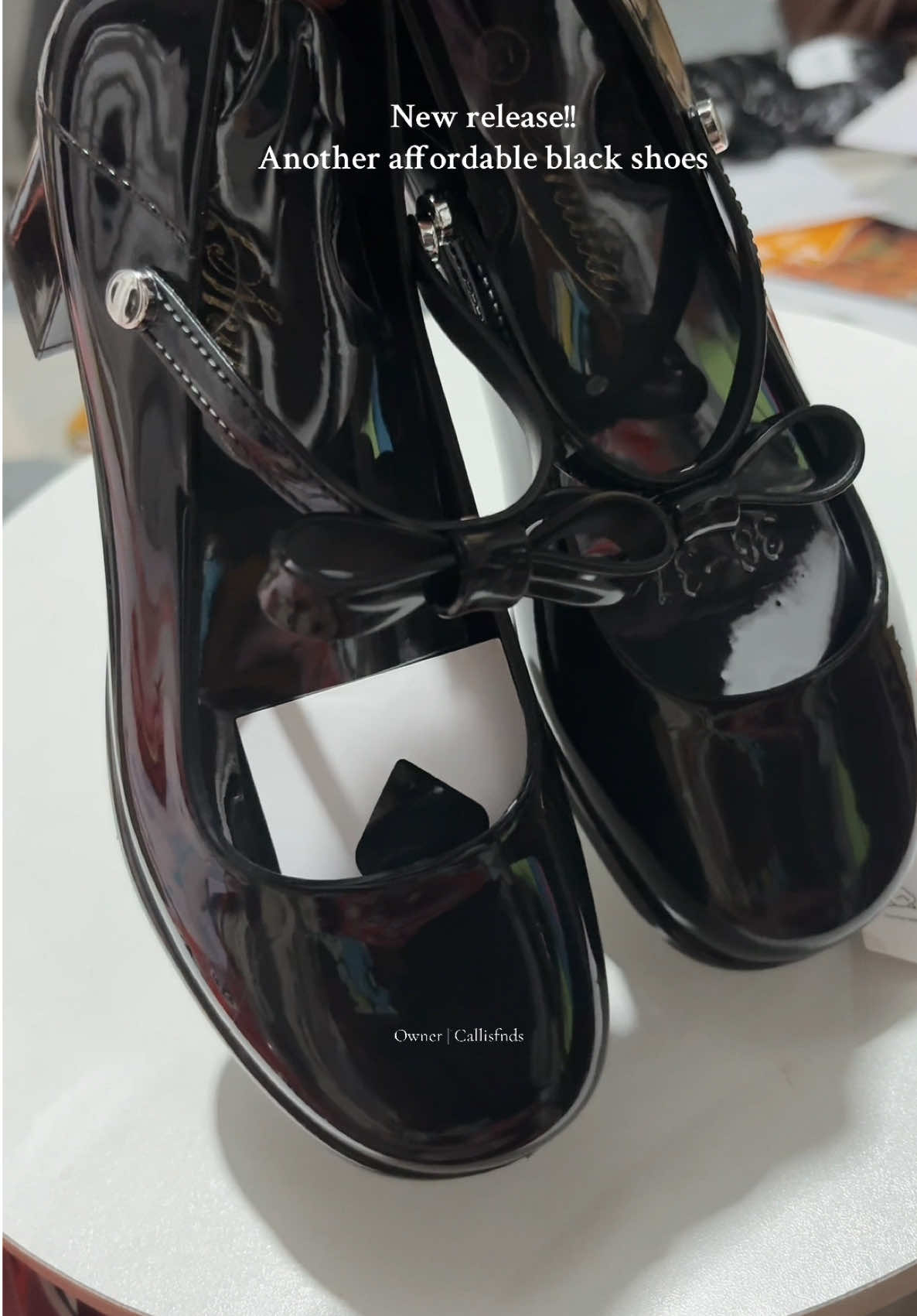 Ack ang pretty #cuteshoes #schoolshoes #blackshoes 