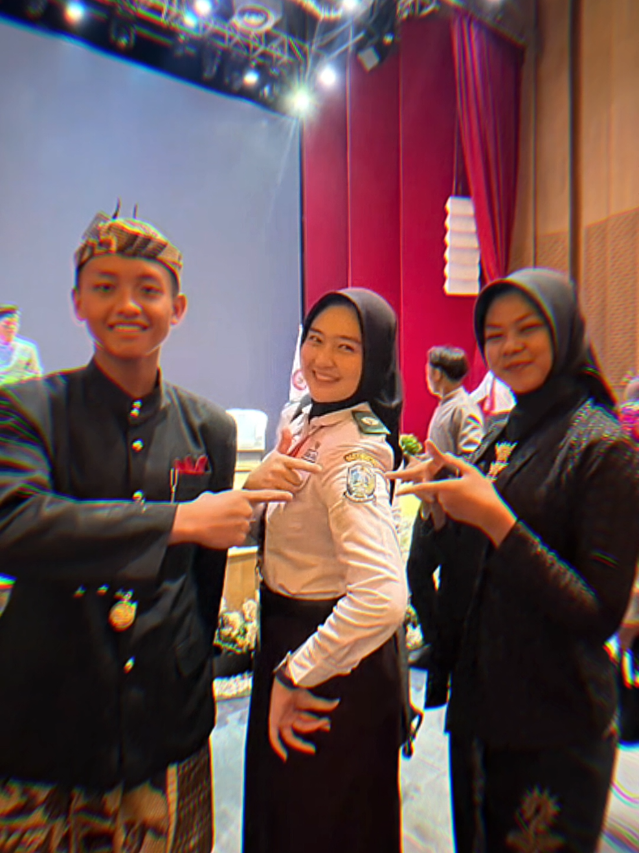 juniornya pun ga kalah keren nih #teamjatim #paskibrakaindonesia #ayumiputrisasaki #jawatimur #2025 