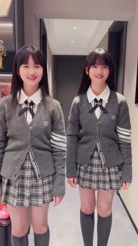 誰かを好きになるのは決して3分間の情熱ではない🎀😳#一一丫丫 #抖音潮流舞蹈大赛 #fypシ 
