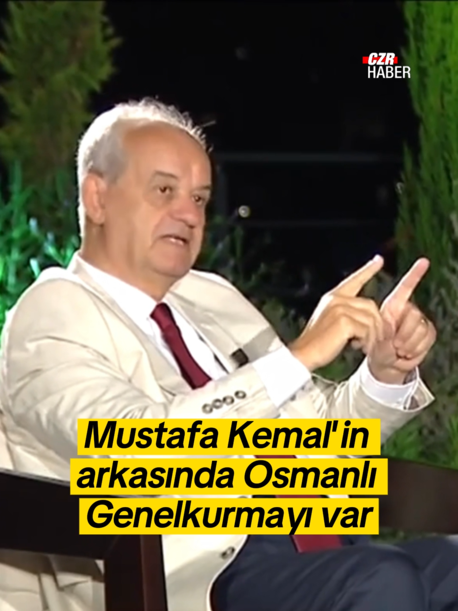 iİlker Başbuğ : Mustafa Kemal'in başrısının arkasında ne var? şimdi bunu söyleyelim insanalrımız bilsin bunu.. Mustafa Kemal'in arkasında Osmanlı Genelkurmayı var Bütün desteği veriyorlar..