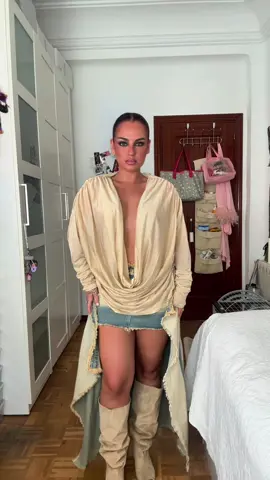 GRWM 💁‍♀️ Camiseta @ZARA  Falda @SHEIN Spain  Botas @BERSHKA  #grwm #grwmoutfit #shein #outfit #zara 