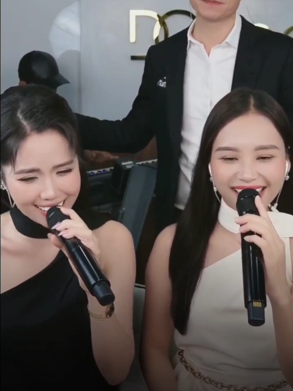 Mashup Chú Voi Con Ở Bản Đôn - Một Lần Thôi | Lan Vy x Nhật Lệ Song Ca ( Cover ) Duy Chinh x Quốc Việt #chuvoiconobandoi #motlanthoi #lanvy #lanvycover #lanvymusic 