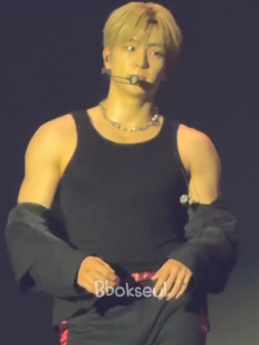 so hot #hyunjae #fyp #fypage 