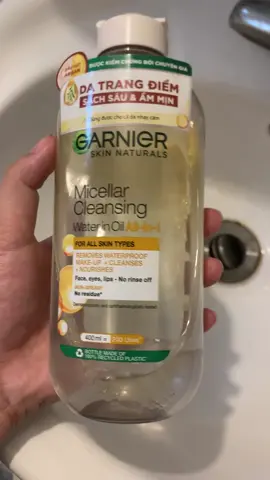 🌸 Tẩy trang “quốc dân” – Da sạch sâu, mịn căng 🌸 💧 Garnier Micellar Water Oil-Infused 400ml 💧 ✔️ Làm sạch bụi bẩn, lớp trang điểm lâu trôi ✔️ Phù hợp cho da khô & nhạy cảm ✔️ Không gây bết rít – Da ẩm mượt tự nhiên 🔥 DEAL SỐC: Mua 1 tặng 1 quà bất ngờ 💰 Chỉ từ 138K – Flash Sale hôm nay thôi! #taytrang #Garnier #lamdepsach #skincare #tiktokshop 