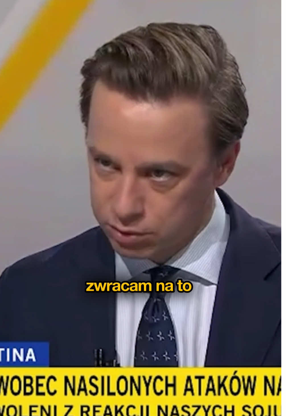 @Krzysztof Bosak: My potrzebujemy jedności wokół zupełnie innej sprawy, a mianowicie wokół wzmocnienia systemu obronnego naszego państwa. I tutaj zwracam na to uwagę – tej jedności nie ma. #konfederacja #obronnosc #wojsko #drony #krzysztofbosak 