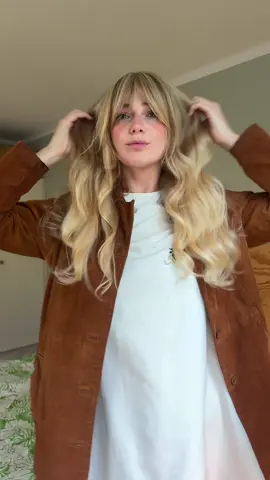 Heatless curls som håller hela dagen? Lösningen stavas: saltvattenspray #sockcurls #hairtok #kevinmurphy #hårtips #hårtutorial 