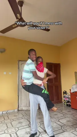 DISCLAIMER!! THE PINK OBJECT IN MY HAND IS A SELFIE STICK AND NOT A PEWPEW!!! #yooghurliee 