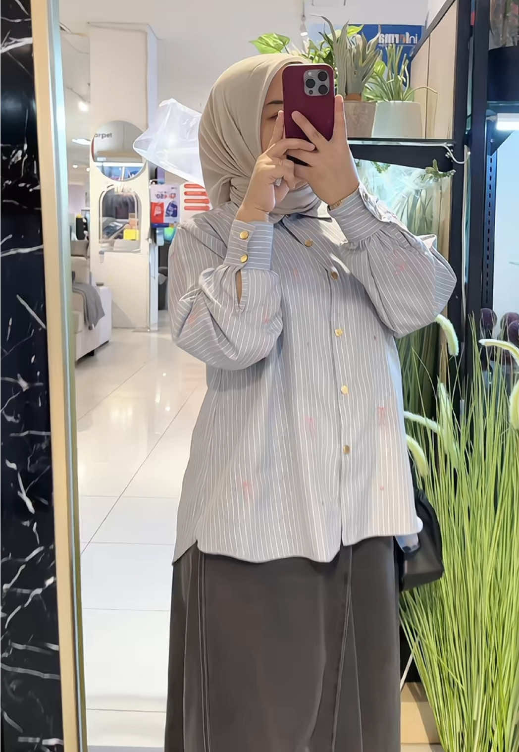 simpel outfit kemeja stripe #viraltiktok #kemejaoversize #ootdfashion #outfitinspiration 