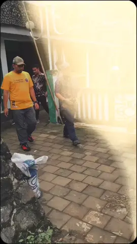 Kegiatan monitoring lapangan oleh PFID Kementerian PUPR Ditjen Cipta Karya berjalan dengan baik. Melalui kegiatan ini dilakukan peninjauan langsung untuk memastikan pelaksanaan program sesuai dengan perencanaan, standar, serta mendukung peningkatan kualitas infrastruktur dasar bagi masyarakat. #dputr_kotsi #fyp #fypage #core #trendingvideo 