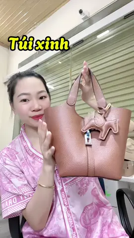 Túi vừa xinh vừa sang đựng dc nhiều đồ, gu bà nào thì vào hốt lẹ đi nha#túixách #tuinu #tuixachnu #giadungthongminh  @Phượng riviu🍋  @Phượng riviu🍋  @Phượng riviu🍋 