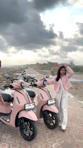 cek ombak with kembaran😜   #fyp #filanopink #cinematic #pangandaran 