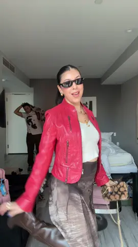 Oh Sh*t when did you get here? #latinacontentcreator #nyc #transition #sabrinacarpenter #trend 