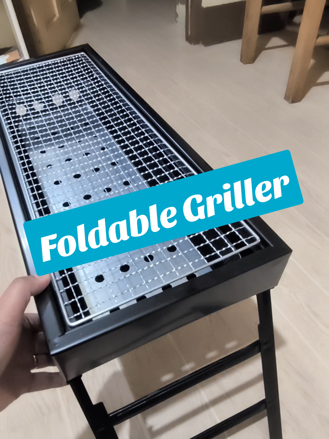 Foldable griller kaya pwede mo dalhin kahit saan ka magpicnic may free xang tong, brush at clipper para sa uling..mura lng sa yellow basket #griller #grillers #foldablegriller #stainlessgriller #barbecuegriller 