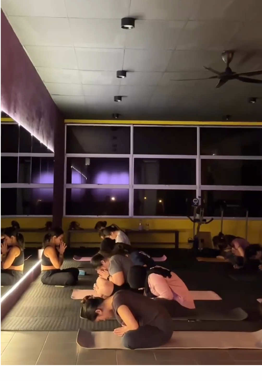 KUCHING GIRLIES!!! 👀 Been spending my evenings at @SwayFit and honestly…vibes & energy? 10/10 😍 an all-female space, & perfect even for introverts.  #kuching #sarawak #kuchingfitness #Fitness #kuchinggym 