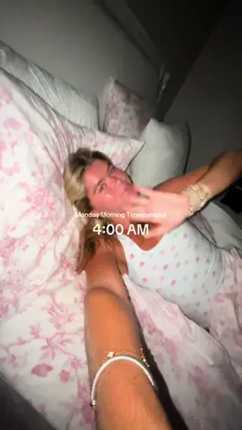 Early bird gets the 🪱 happy Monday everyone!!!! #runtok #marathontraining #morningroutine #Lifestyle #runnergirl 