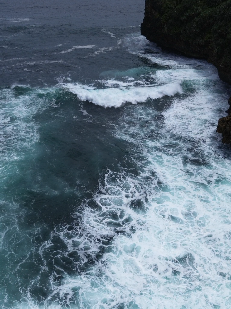 Pantai Batu Bengkung malang selatan  #batubengkungbeach #malangselatan #malang 