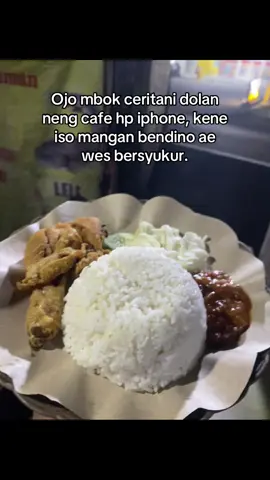 Iso mangan lalapan regone 20k wes alhamdulillah lurd☺️ #sopoluweakubakol #lalapannganjuk #fyp #jowopride 