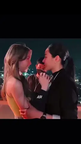 Lần đầu đánh yêu là ẻm đã xoa dịu Ling Còn lần sau là ẻm rút vào cổ luôn #linglingkwong #ormkornnaphat #lingorm #หลิงออม 