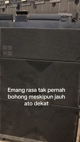 #soundviral #soundindonesia🇮🇩 #soundhoregjawatimur #soundpro #rentalsoundsystem #linearray 
