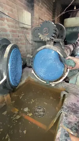 Unbelievable! How Plastic Dana is Made for Chairs😱 #amazing #factory #technology 