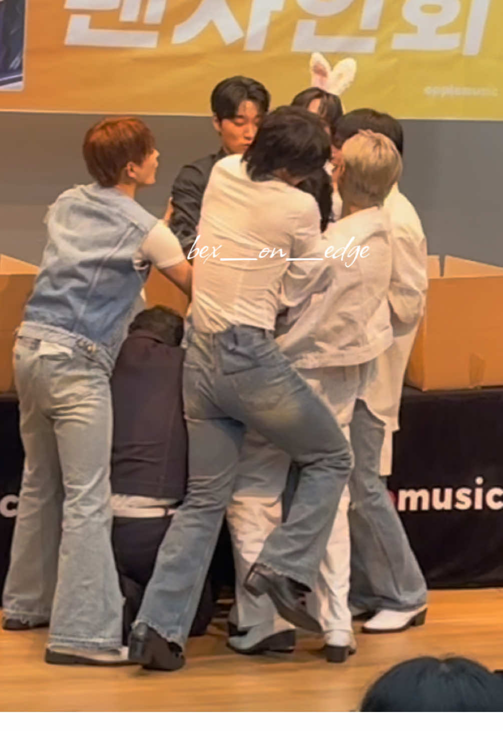 Yeosang getting absolutely jumped on his birthday  20250615 Applemusic #ateez #ateezfansign #ateezclip #ateezedit #ateezyeosang #ateezmingi #ateezwooyoung #ateezhongjoong #ateezjongho #ateezyunho #ateezseonghwa #fansign #kpop #kpopfansign #viral #kangyeosang