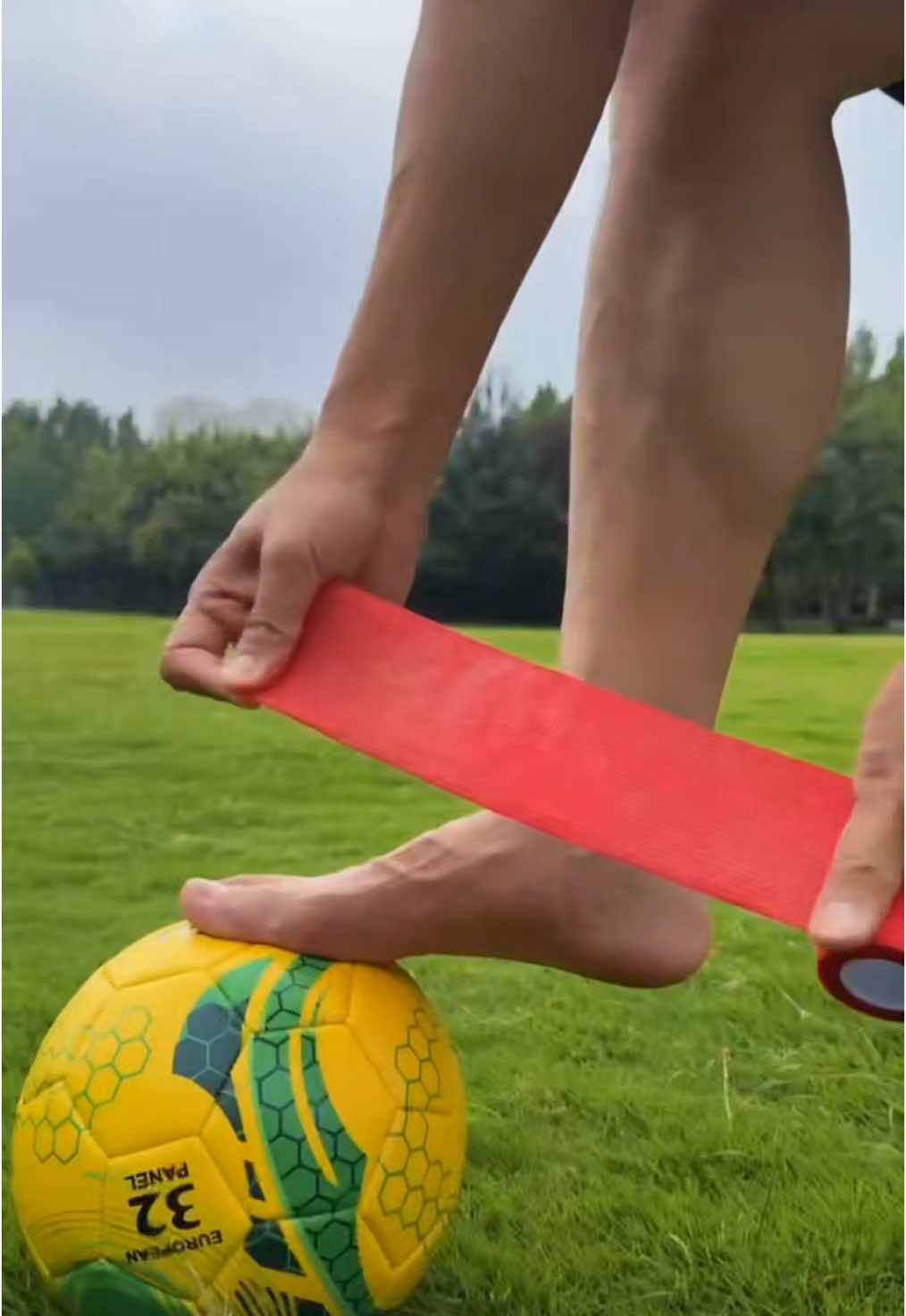 Sports elastic non-slip sports pressure bandage breathable self-adhesive protection ankle knee soccer basketball#sports #football #sportsprotection #Soccer #basketball #sportstiktok 