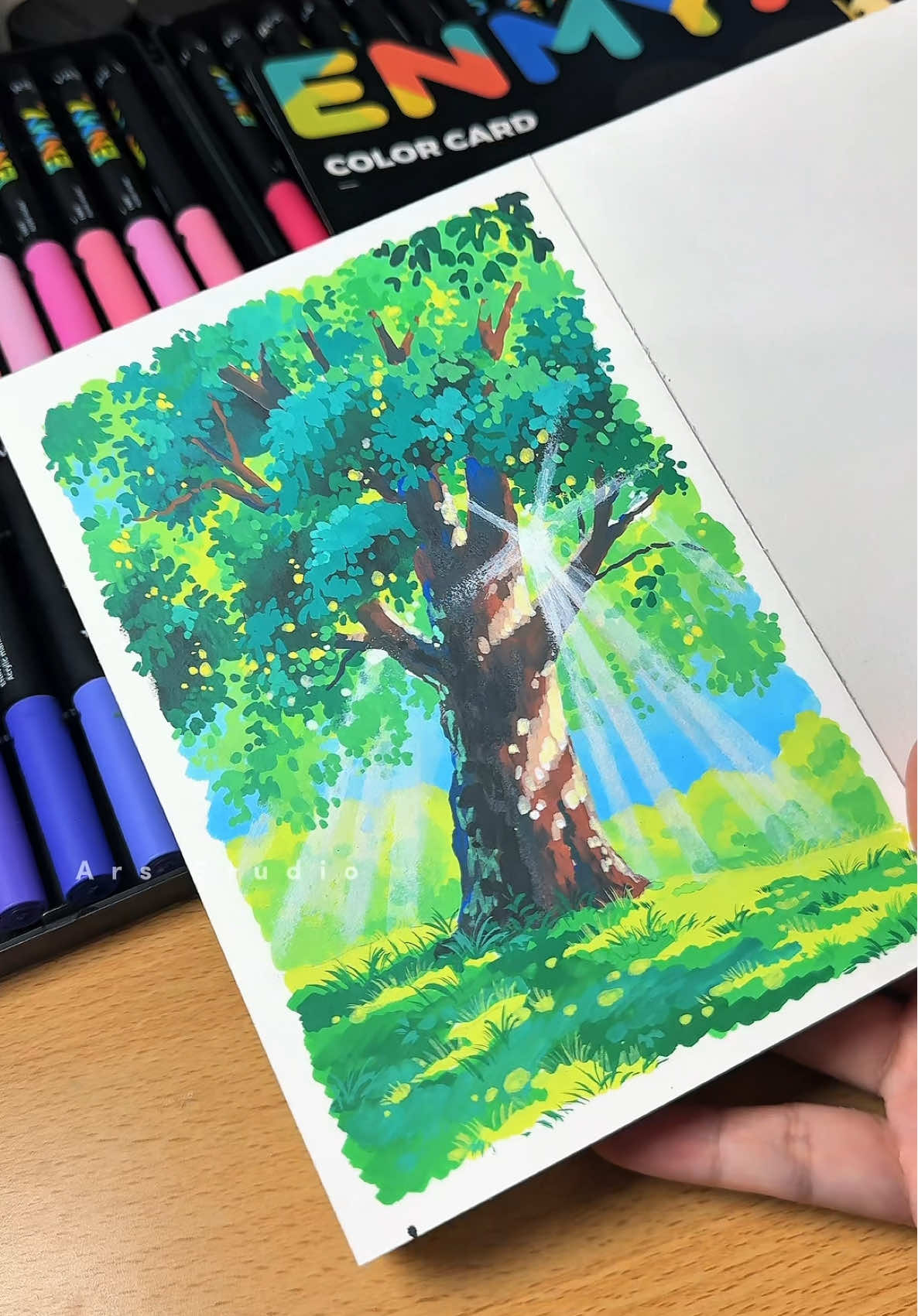 Painting a sunny tree moment with Enmy acrylic marker @enmysea 🌳 so fun to capture the sunlight glow ✨ #acrylicmarker #ghibliart #ghibli #enmyblackbox 