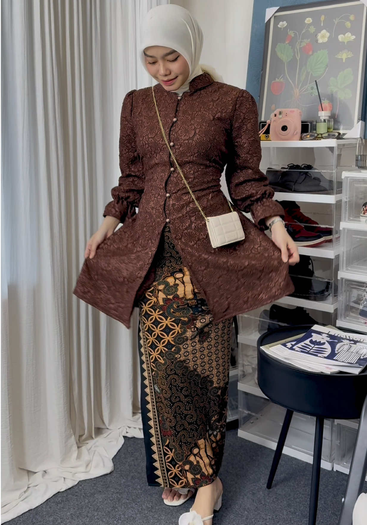 Cantik banget tunik mahogany ku🤎 #outfitkondangan #OOTD #tunik 