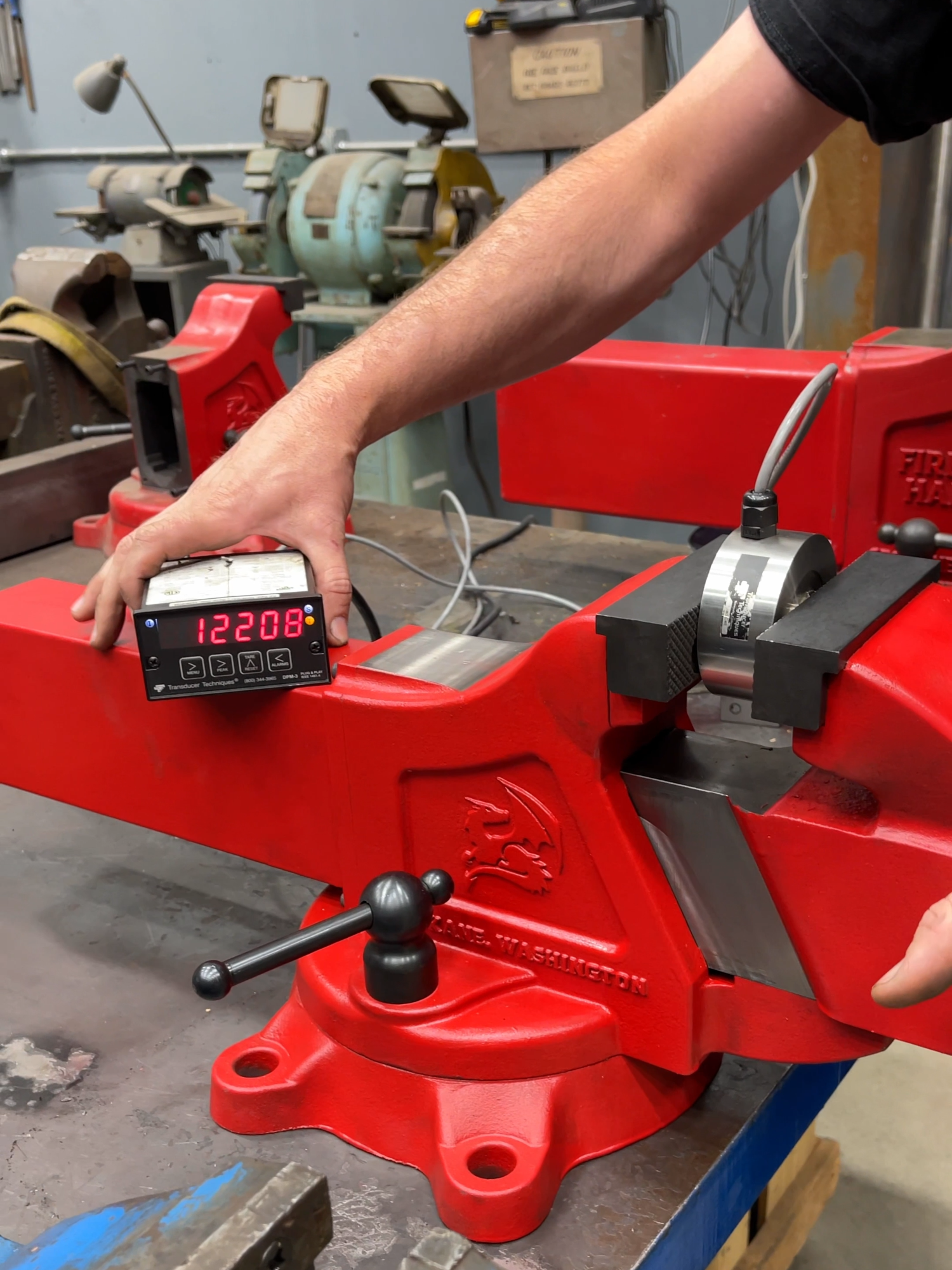 They say the Record #6 is the best vise… but the Fireball 510 Hardtail just crushed it in torque. Handles bend, hammer marks show—Fireball still reigns 👑🔥 What should we test next? Find the Fireball Tool 510 hardtail vise only at: Fireballtool.com . . . #FireballTool #vise #record6 #welding #comparison