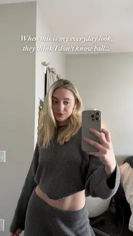 Safe to say I know ball… #footballgirlfriend #fashion #gamedayoutfit #wag #custom 