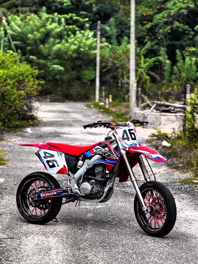 𝘊𝘙𝘍 之丂〇 🚳🔇🤍 OWNER - @Kesh__ xx0 💸🕊 #crf250 #supermoto #foryoupage #trending #fyp 