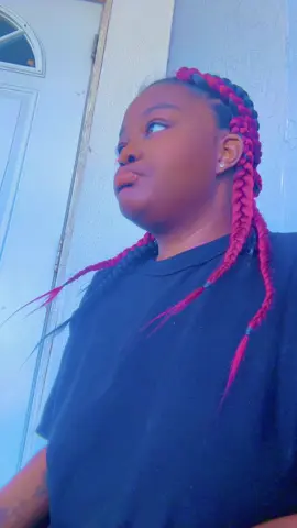 Still didnt fall yet😂😂