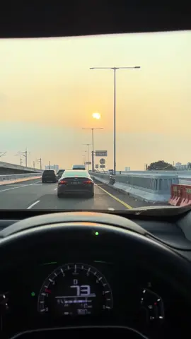 Sunset Drive. #highway #sunset #honda #crv 