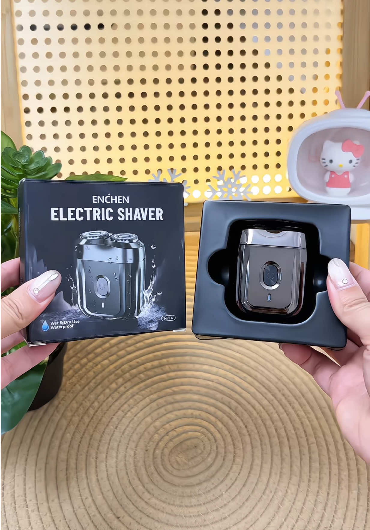 Máy cạo râu nhỏ gọn tiện lợi cho các anh trai mang đi du lịch, đi làm hay đi chơi đều tiện #enchen #maycaorau #maycaoraumini #maycaoraudanang #linhthone 