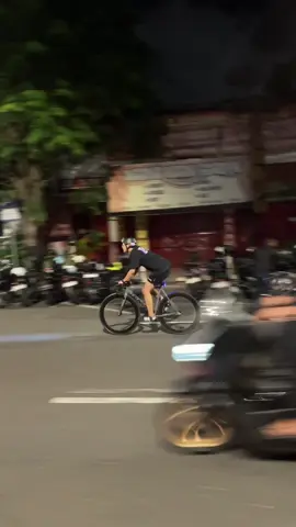 sok kenceng ajaaa #fixedgear #fixedgearphilippines #tsunamisnm100 #brakeless #brakelesszone 