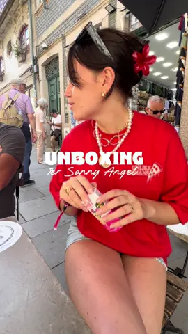 je l’ai payé 3.50€ au portugal j’aurai du en prendre plus !!🇵🇹  (Pssst j’ai un short sous ma jupe)  ⚜️24k gold labUbU⚜️ #unbox#unboxingb#labubuy#sonnyangel