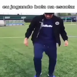 perco as habilidade na escola kkkk . . . . . . #10 #xybca #neymar #barcelona #barcelona 