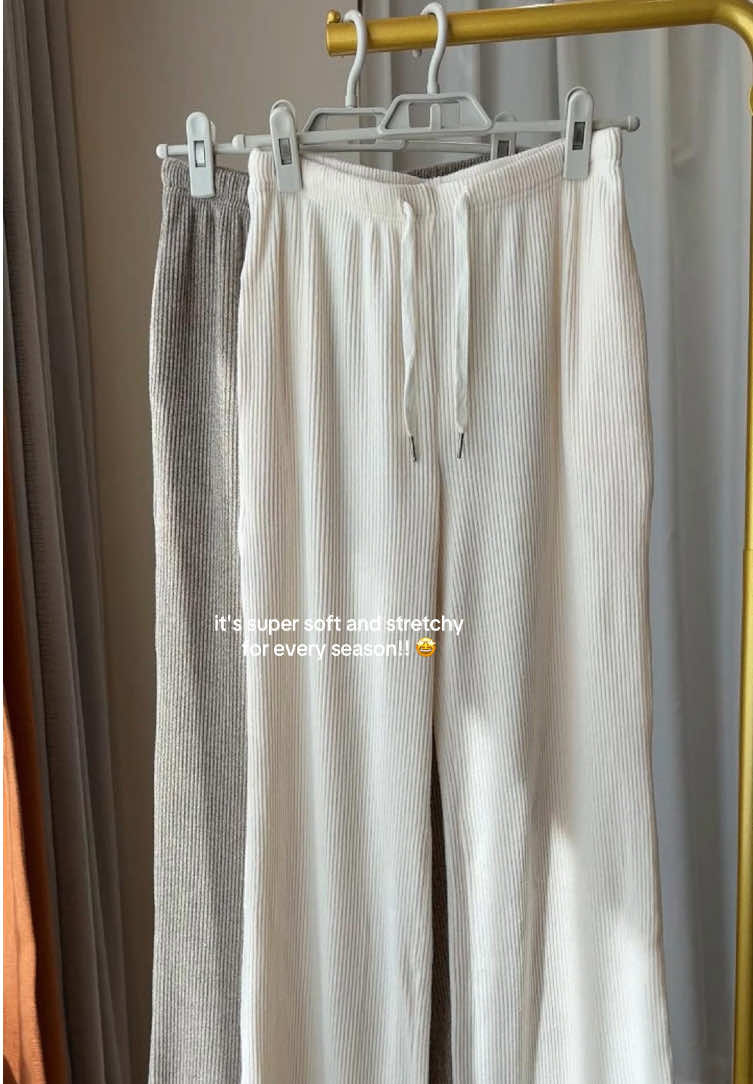 girls you need this soft &comfy trouser in wardrobe#widelegpants #loungepants #trousers #allseasons #dailywear 
