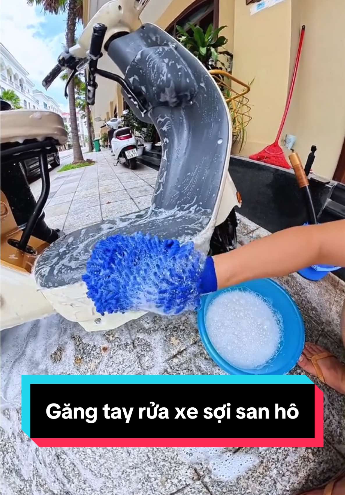 Rửa xe tại nhà sạch như ngoài tiệm.#gangtayruaxe #ruaxetainha #xuhuongtiktok #huyxenha