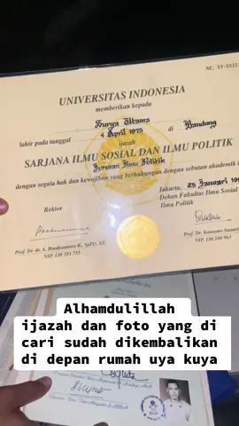 Alhamdulillah ijazah dan foto yang di cari uya kuya sudah dikembalikan didepan rumah uya. Tidak di ketahui yang mengen balikan @Uya Kuya #viral #uyakuya #viralvideo 