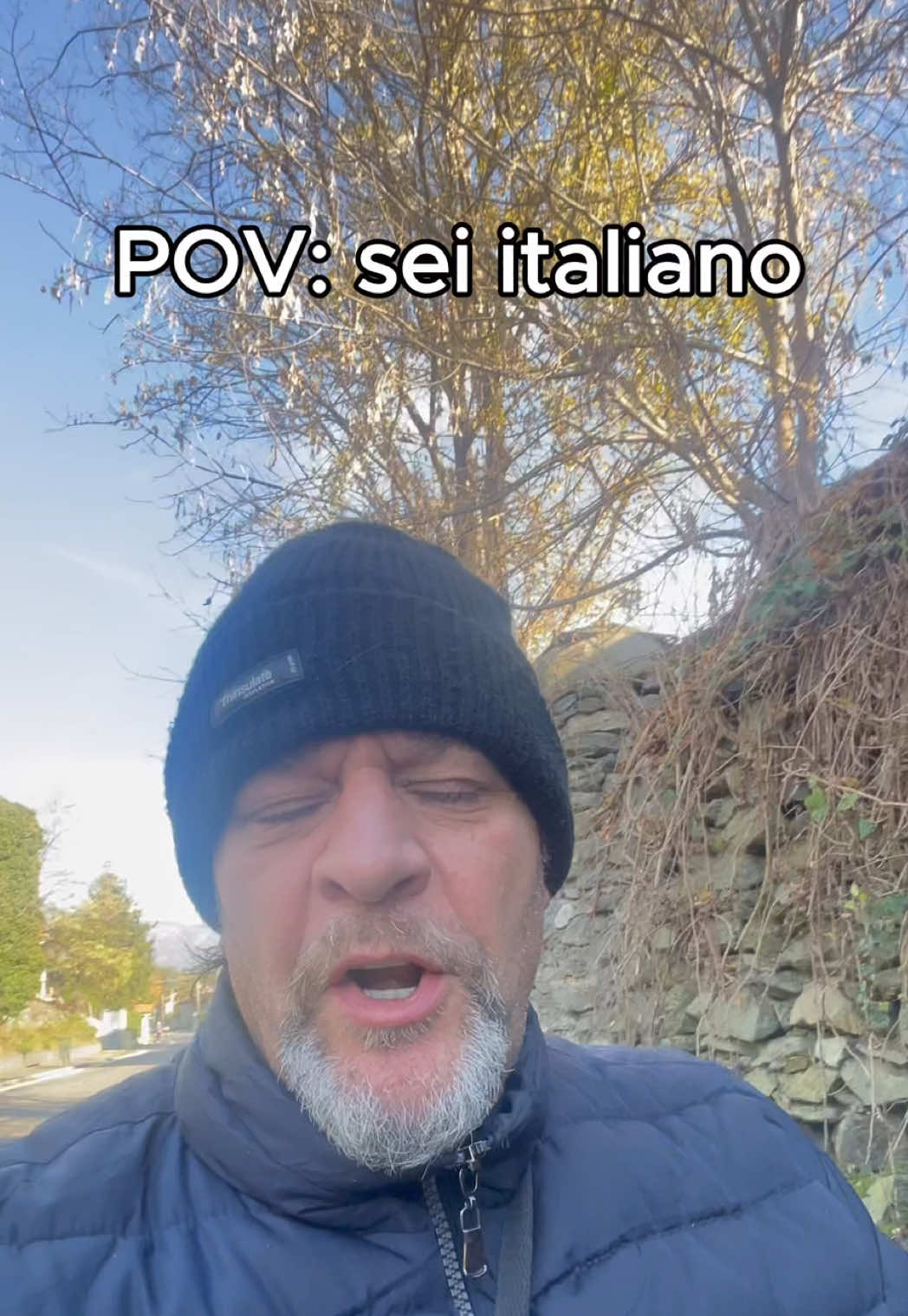 Questo è reperto del 2024 che Dada voleva farvi vedere 😂 #gliaudiodimiopadre #dada #marcolino #papà #famiglia   stradale