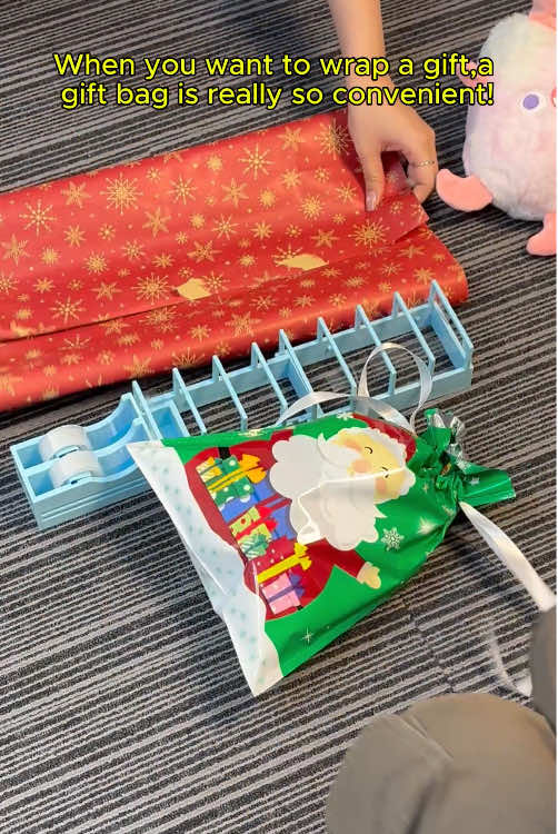 Just one purchase, 50 pieces in your hands! #holidayhacks #wrappinggifts #giftbags #giftwrapping #presents #presents #kringleexpress #easywrapping #easytipsandtricks 