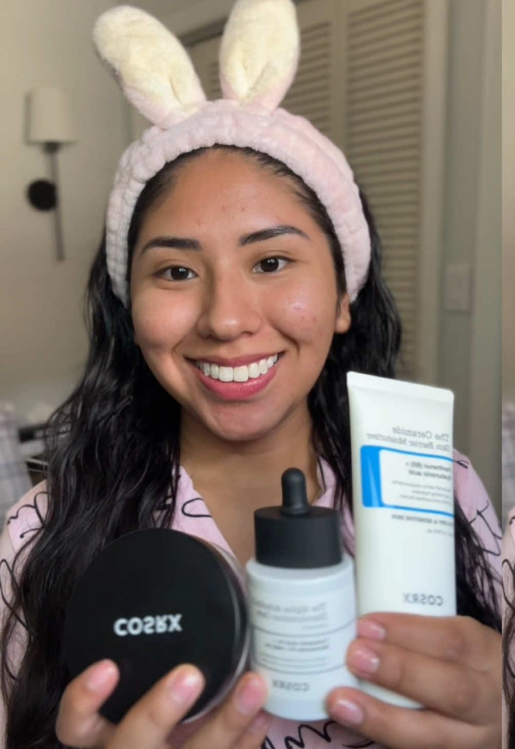 🌸 Les muestro el Brighten & Barrier Trio de @COSRX US 💕: incluye la crema hidratante, el sérum y los parches de hidrogel 😍.
 Lo mejor es que todo el set está a menos de $35 con descuento + envío gratis, cuando cada producto por separado cuesta alrededor de $15. 🔥
 Un trío perfecto para hidratar, iluminar y cuidar tu piel 💖. 
 @COSRX Official  #COSRX #KBeautyFinds #SkincareTrio #BrighteningSkin #SkincareSale 