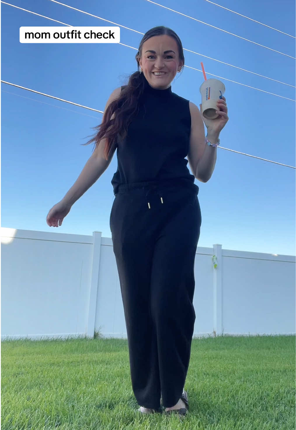 My go to for a cute comfy simple look! #momlife #momfit #momoutfit 