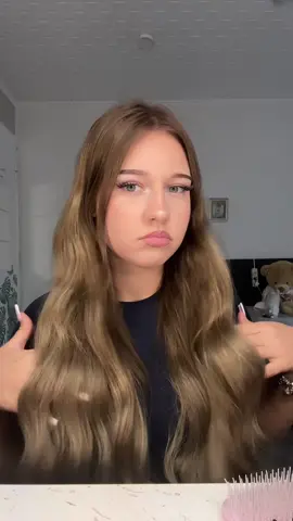 Leute die Bahn fahrt nachhause hat mich so kaputt und müde gemacht 😭😭🙏🏼  #fy #viral #gurwm #ableoblabblob #cutiepatutieclaudia 