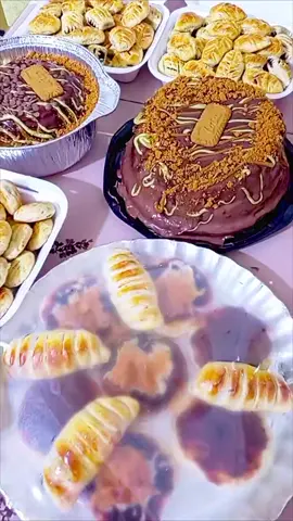 طلبيات اليوم 🥹  #كيكة_الشكولاته #معجنات #كليجة_عراقية #البصرة #هاشتاق 