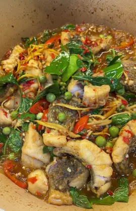 ผัดฉ่าปลากระพง😊