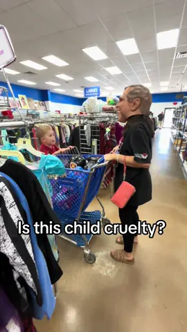 Halloween is so much fun with little ones 😆 #halloween #scareprank #prank #scarecam #boost