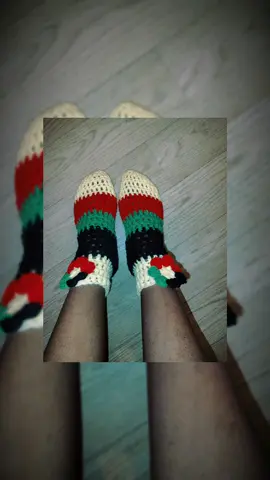 Bob Marley inspired crochet footies (socks)  #crochet #crochetersoftiktok #crochetsocks #bobmarley #handmadecrochet 