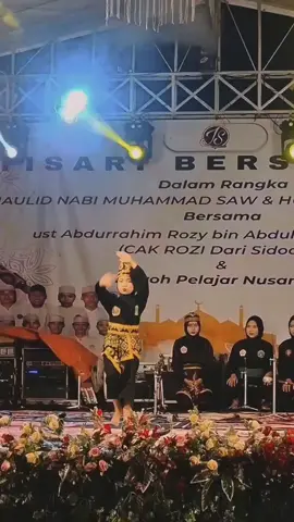 Belajar pencak silat sejak dini bukan hanya tentang sekedar olahraga dan gerak jurus, Tapi juga belajar menanamkan kepada anak bagaimana mempunyai mental yang kuat dan rasa percaya diri yang tinggi, Sehingga mereka dapat berinteraksi dan bersosial dengan baik di sekolah, Teman, dan lingkungan sekitarnya💚💚 #pagarnusabojonegoro  #pagarnusa86💚🔱 #pencaksilat #pagarnusakepohbaru  #foryoupage 